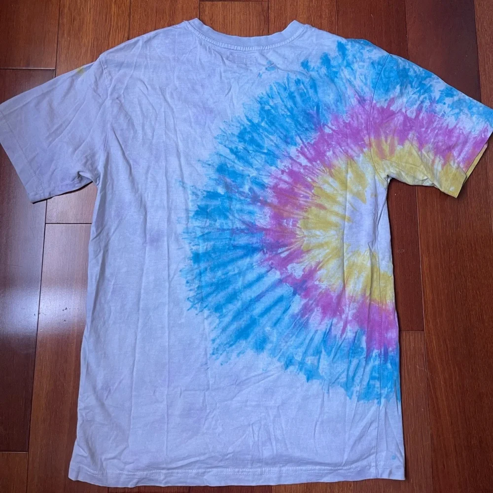 CHINATOWN MARKET BY THE WATER T-SHIRT ‘TIE DYE' - Picture 2 of 5